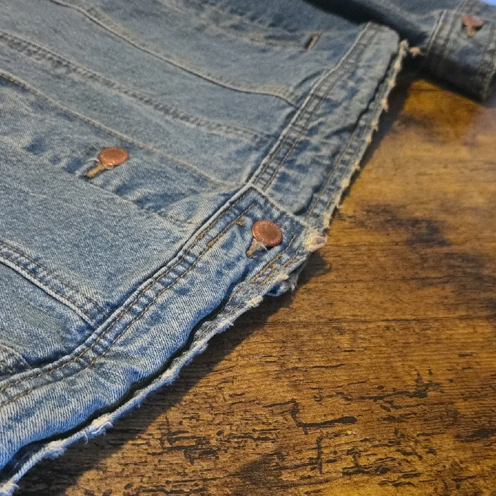 Universal Thread Blue Jean Jacket Timeless Style - Picture 3 of 10